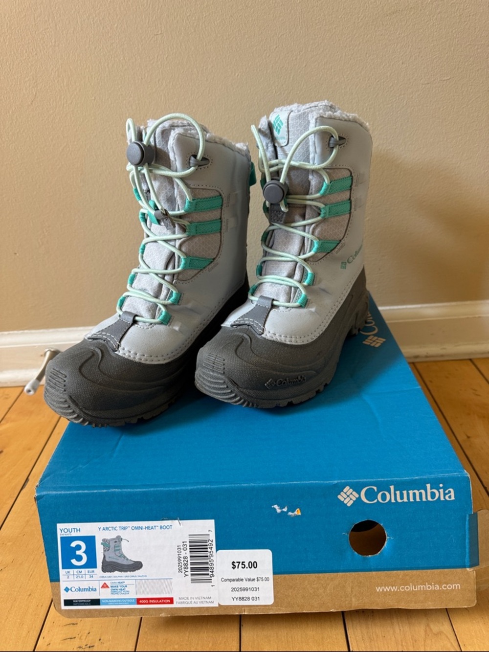 Columbia Kids Snow Boots in Light Gray & Teal size youth 3